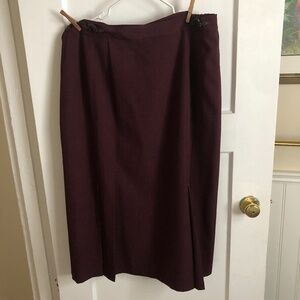 Vanity Fair size 18 long skirt- lovely pleats down the front, never worn